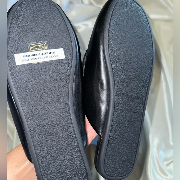 ❌ SOLD ❌ Prada Soft Padded Nappa Leather Mule Sandals - Picture 3 of 7